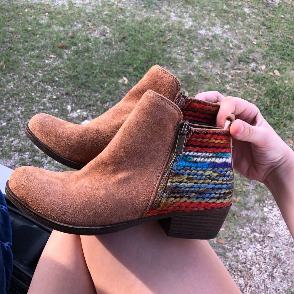 Sonoma ankle boots size 6
